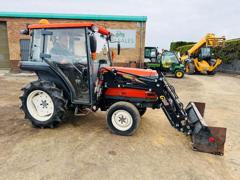 KUBOTA GL221 4WD COMPACT TRACTOR*C/W FRONT LOADER*VIDEO*