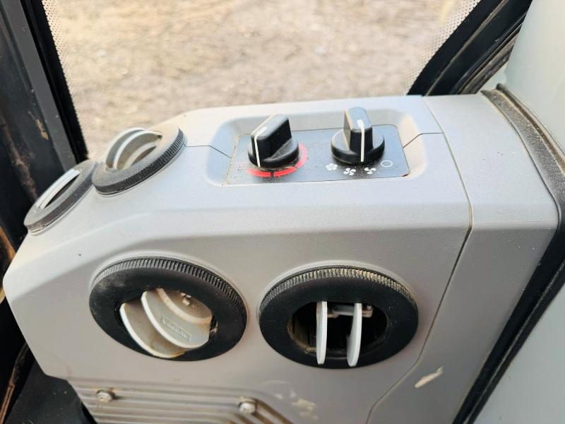 BOBCAT E17 EXCAVATOR*759 HOURS*YEAR 2022*C/W BUCKETS*VIDEO*