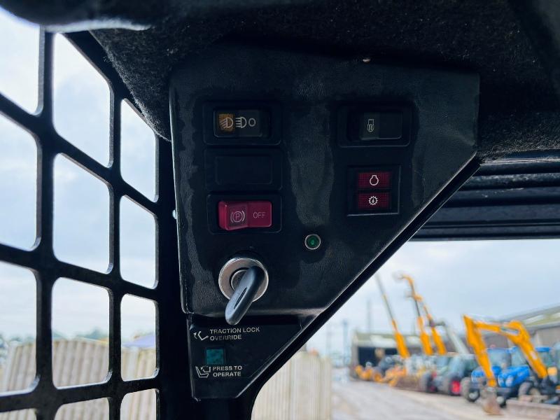  BOBCAT 553 SKIDSTEER *ONLY 1063 HOURS* C/W BUCKET *VIDEO*