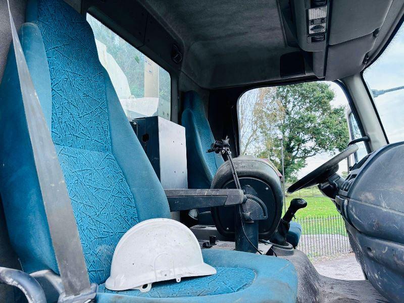 DAF LF55 4X2 JOHNSTON ROAD SWEEPER C/W MANUAL GEAR BOX *VIDEO*