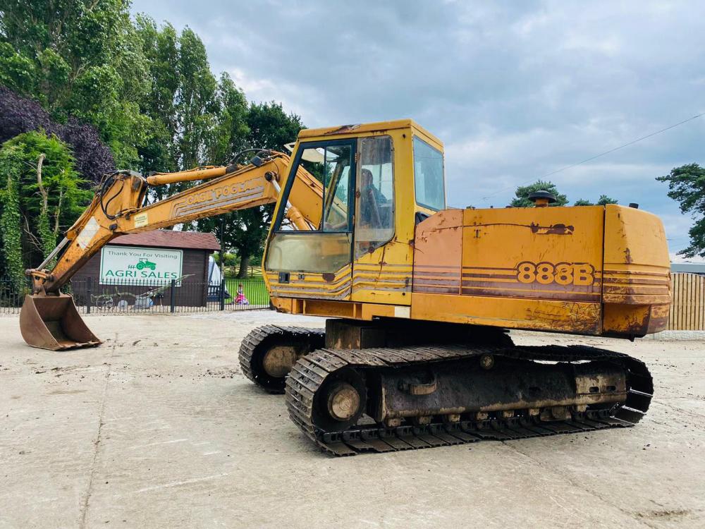 CASE 888B POCLAIN TRACKED EXCAVATOR C/W BUCKET