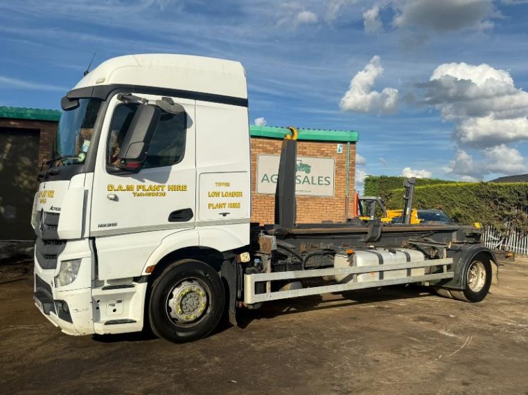 MERCEDES 1835 ACTROS HOOKLOADER LORRY*YEAR 2015*VIDEO*