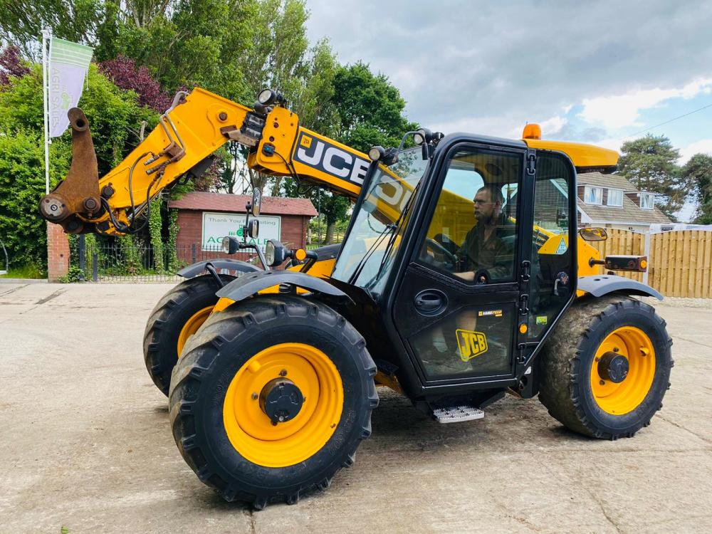JCB 52758 AGRI TELEHANDLER *YEAR 2012 , AG SPEC* C/W PICK UP HITCH