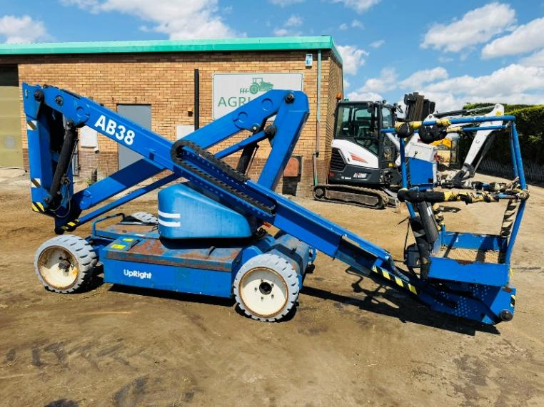 UPRIGHT AB38N ELECTRIC MANLIFT*NEEDS CHARGING*VIDEO*