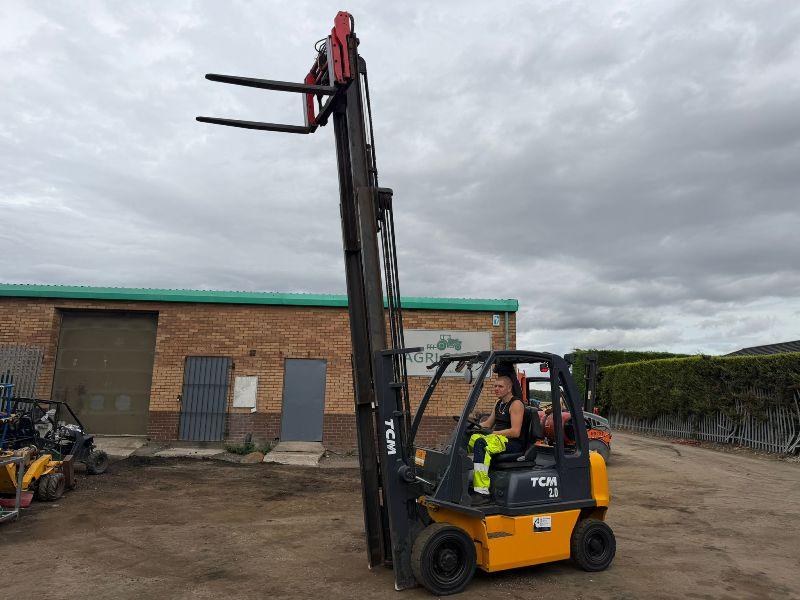 TCM U1D2A20LH FORKLIFT*C/W FORK POSITIONER*YEAR 2021*VIDEO*