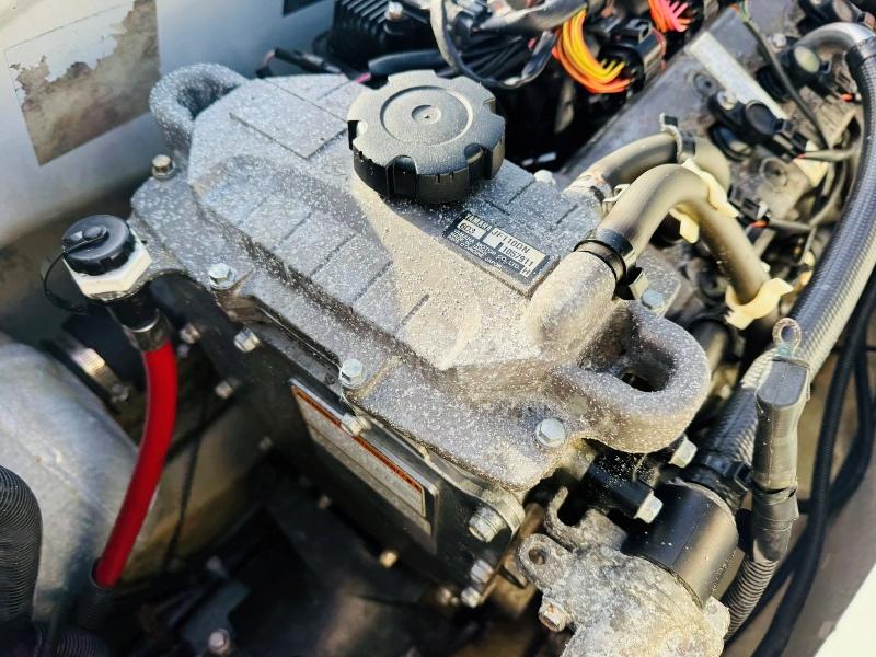 YAMAHA WAVE RUNNER VX JETSKI*C/W TRAILER*TURNS OVER BUT WON'T START*VIDEO*