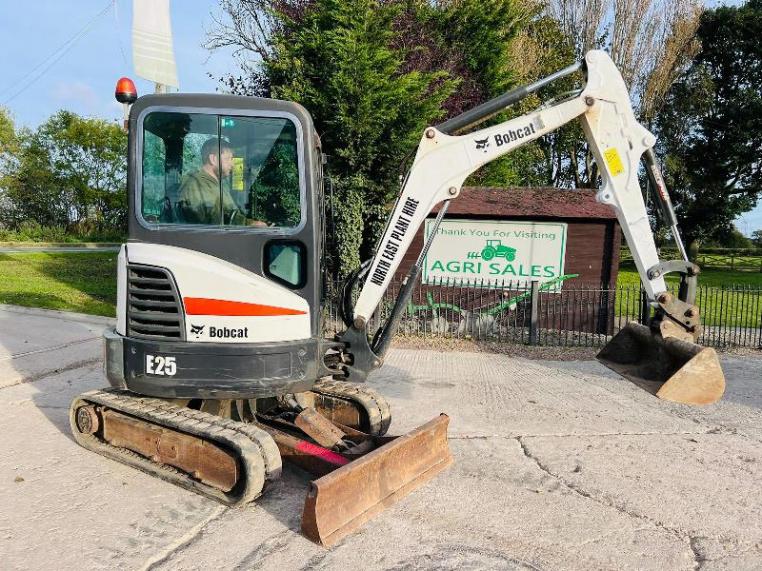 BOBCAT E25 EXCAVATOR *YEAR 2015, ONLY 1588 HOURS* C/W QUICK HITCH *VIDEO*