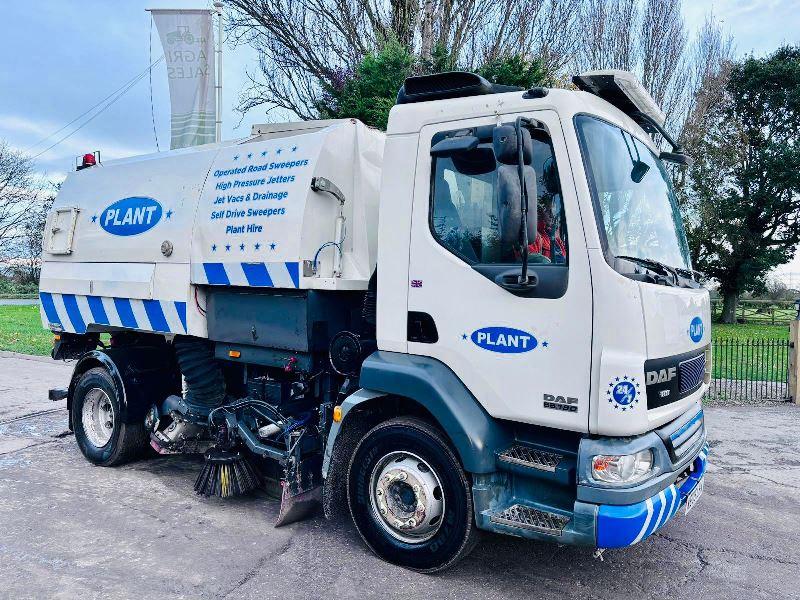 DAF LF55 4X2 JOHNSTON ROAD SWEEPER C/W MANUAL GEAR BOX *VIDEO*