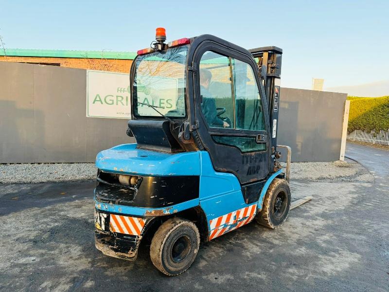 CATERPILLAR DP30N FORKLIFT*C/W PALLET TINES*VIDEO*