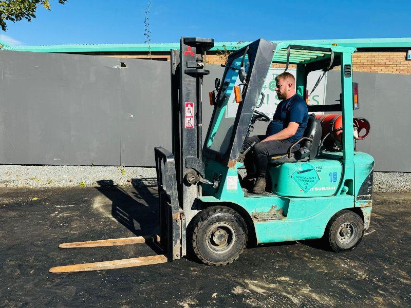 MITSUBISHI CASCADE SIDESHIFT FORKLIFT*C/W PALLET TINES*VIDEO*