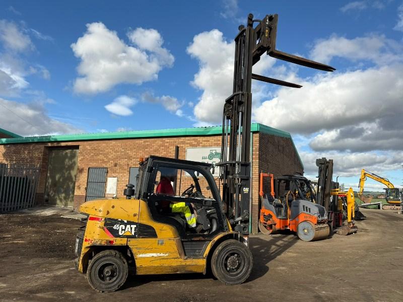 CATERPILLAR DP45NT FORKLIFT*C/W FORK POSITIONER*YEAR 2014*VIDEO*