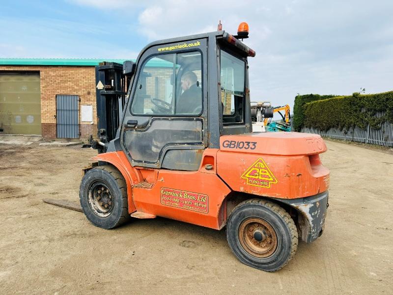 TOYOTA 02-7F040 FORKLIFT*C/W PALLET TINES*VIDEO*