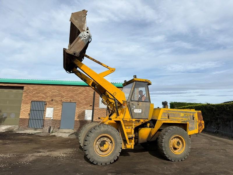 JCB 413 LOADING SHOVEL*C/W 4 IN 1 BUCKET*VIDEO*