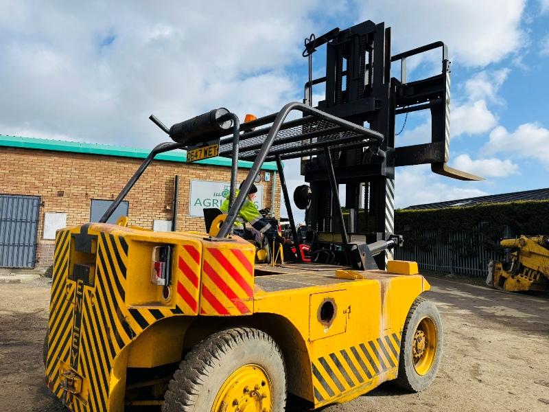 HENLEY HERCULES 2 STAGE MAST DIESEL FORKLIFT* C/W PALLET TINES*VIDEO*