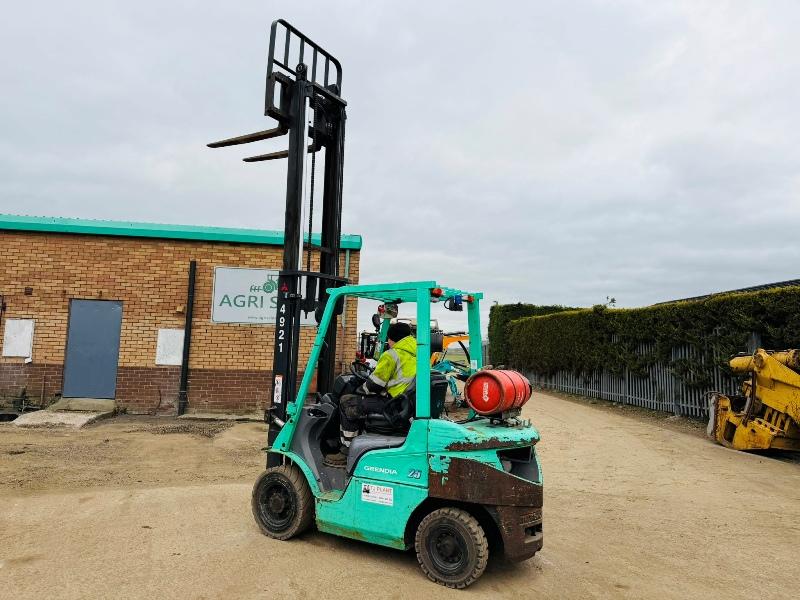 MITSUBISHI FG25NT CONTAINER SPEC FORKLIFT*C/W PALLET TINES*YEAR 2015*VIDEO*
