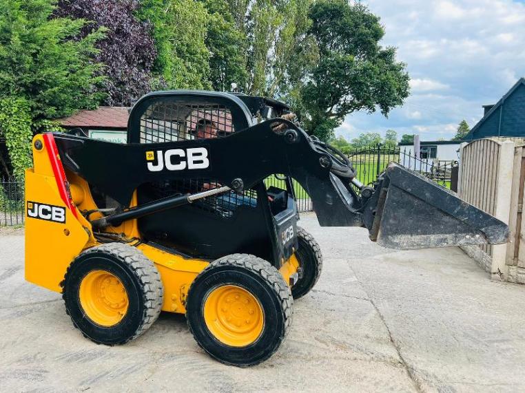 JCB 135 4WD SKIDSTEER * YEAR 2014 * C/W BUCKET *VIDEO*