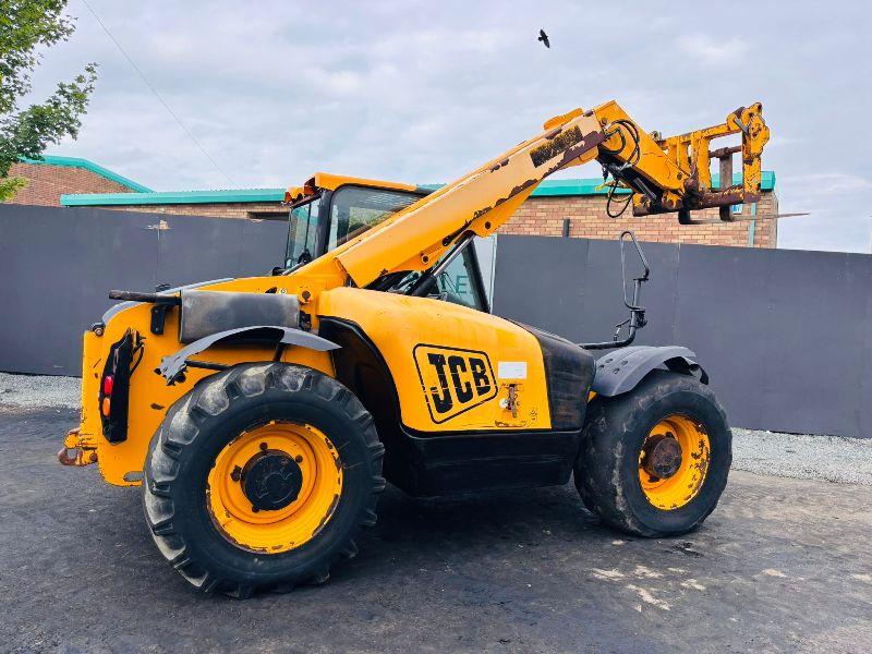 JCB 526-56 TELEHANDLER* AG SPEC*C/W PALLET TINES*VIDEO*