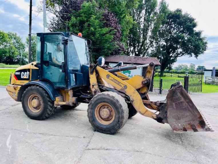 CATERPILLAR 906G 4WD LOADING SHOVEL *YEAR 2013, 4505 HOURS* C/W BUCKET*VIDEO*