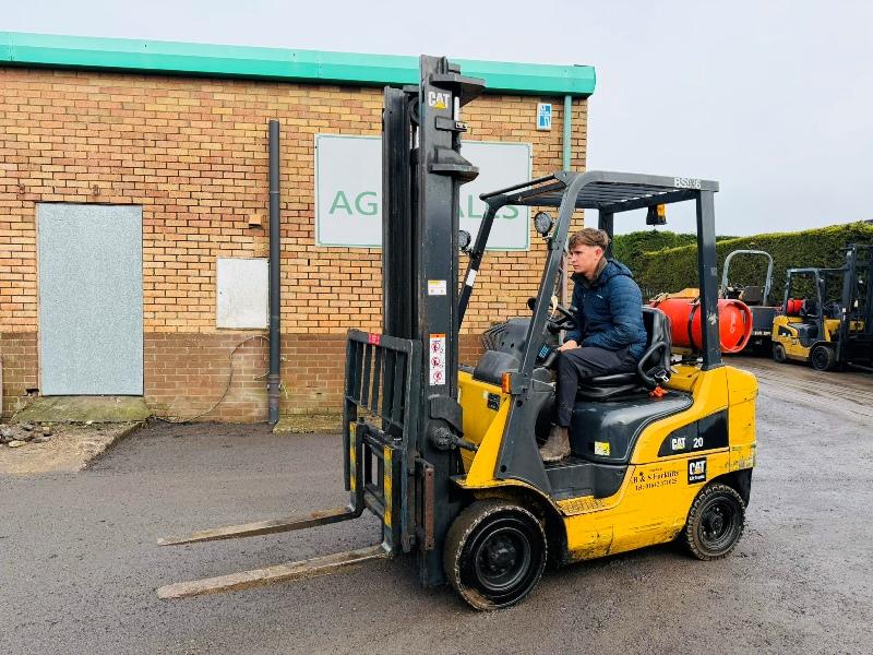 CATERPILLAR GP20NT FORKLIFT*YEAR 2015*C/W PALLET TINES*VIDEO*