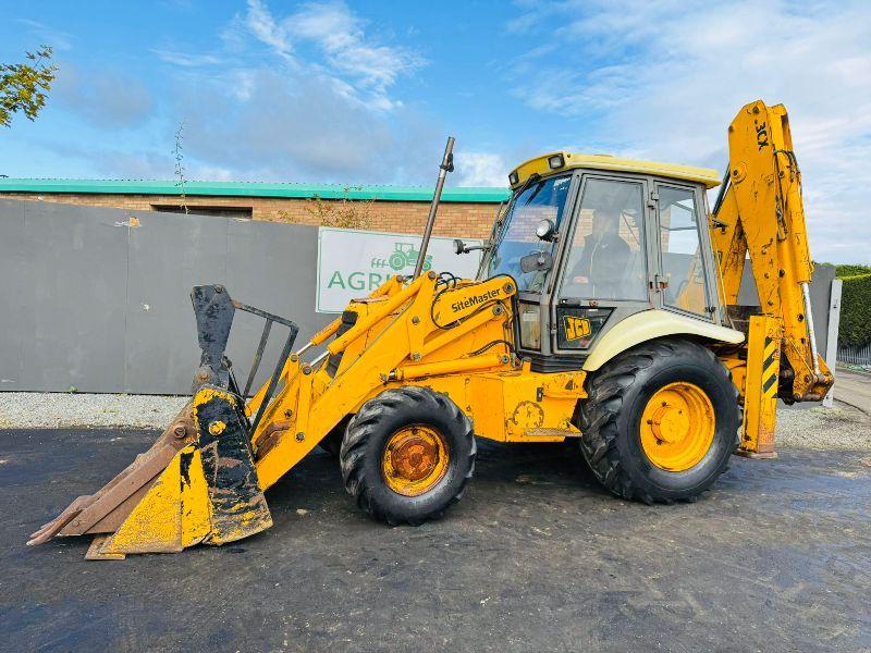 JCB 3CX PROJECT 8 4WD*C/W 4 IN 1 BUCKET + 3 REAR BUCKETS*VIDEO*