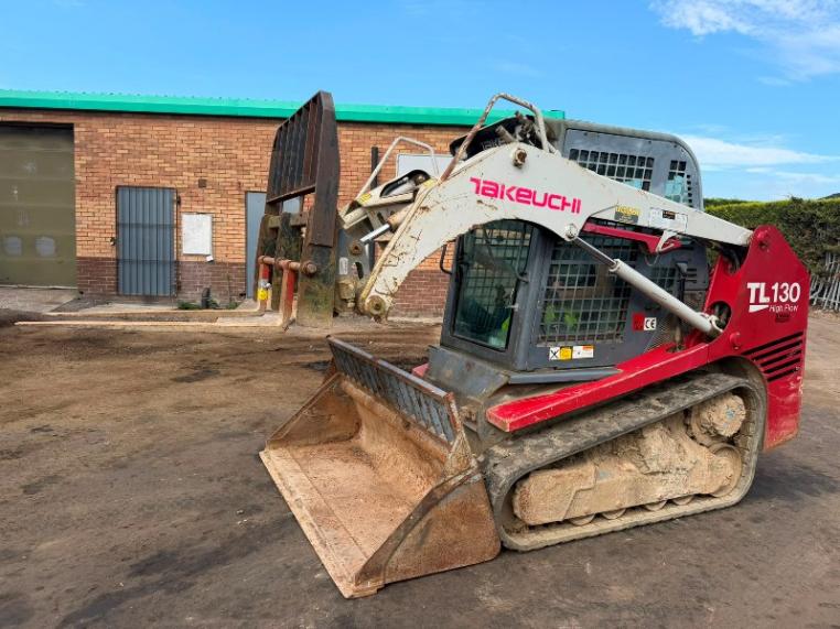 TAKEUCHI TL130 SKIDSTEER*C/W BUCKET AND TINES*2274 HOURS*VIDEO*