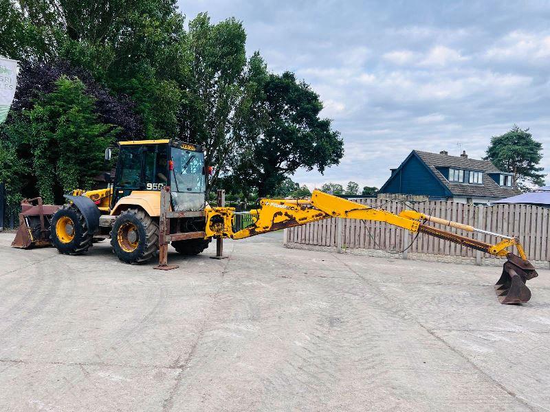 FERMEC 960 4WD EQUAL WHEELED BACKHOE DIGGER C/W REAR QUICK HITCH 