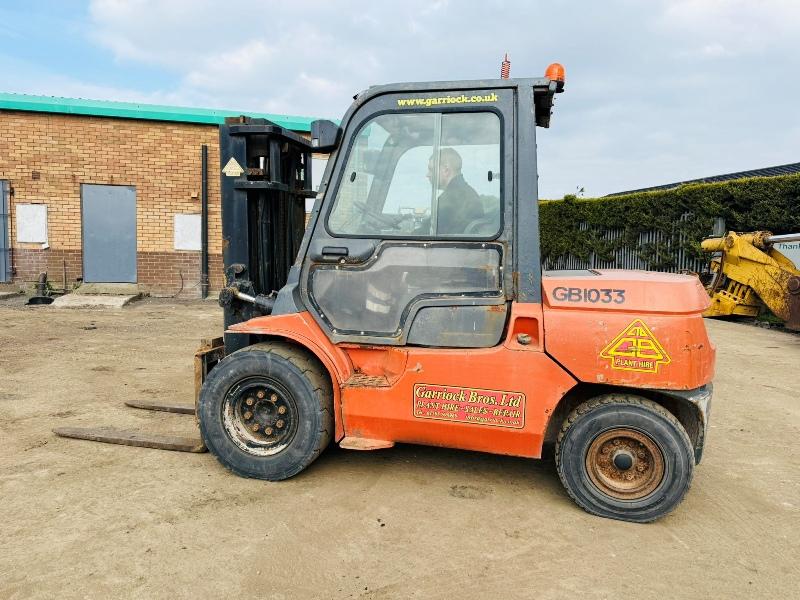 TOYOTA 02-7F040 FORKLIFT*C/W PALLET TINES*VIDEO*