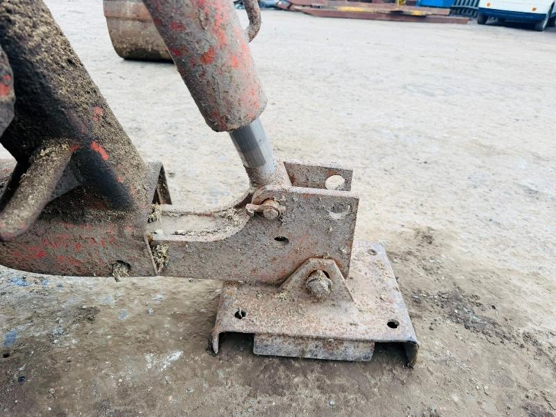 DAVID BROWN MOUNTABLE BACK ACTOR*C/W 2 BUCKETS*VIDEO*