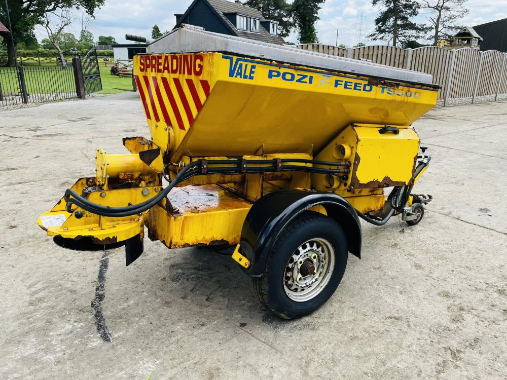 VALE POZI FEED TS500 * YEAR 2011 * TOWABLE SPREADER 
