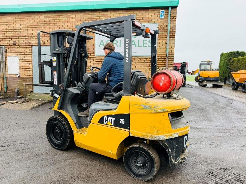 CATERPILLAR GP25NT FORKLIFT*C/W PALLET TINES*YEAR 2013*VIDEO*