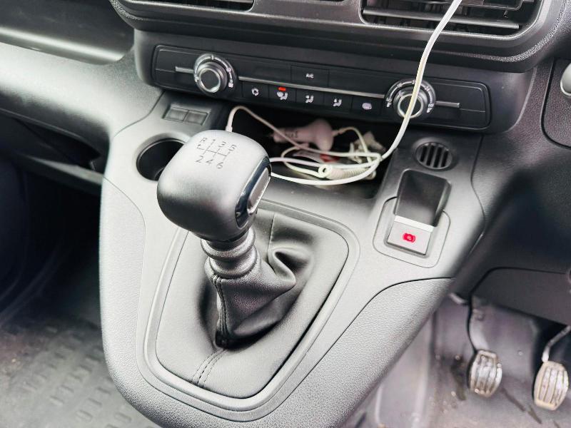 PEUGEOT PARTNER 6 SPEED VAN*YEAR 2023*VIDEO*