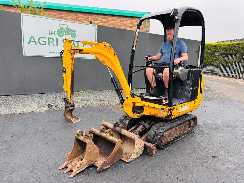 JCB 801.4 MINI EXCAVATOR*C/W LONG BOOM & 4 BUCKETS*READING 1174 HOURS*VIDEO*