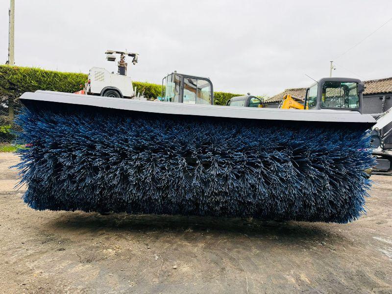 BOBCAT 84 ANGLE BROOM SWEEPER*TO SUIT SKIDSTEER*YEAR 2017*VIDEO*