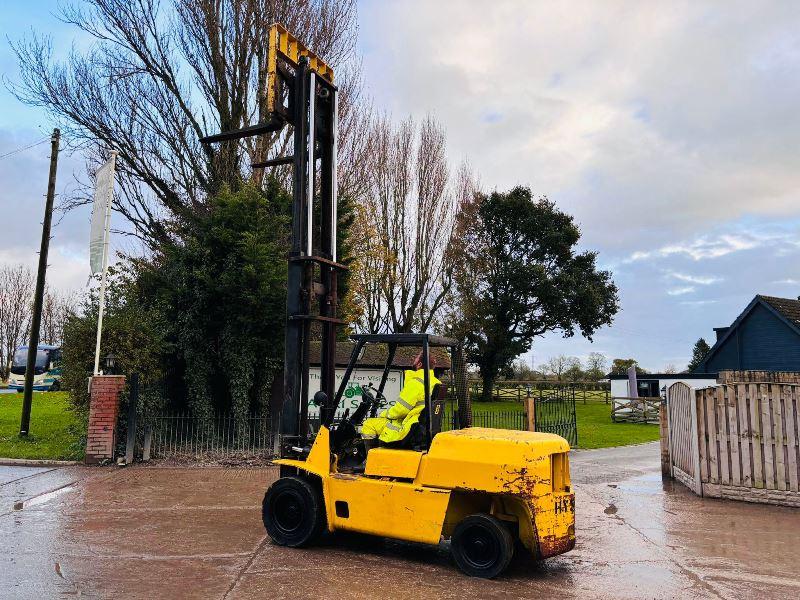HYSTER DIESEL FORKLIFT C/W 2 STAGE MAST & PERKINS ENGINE *VIDEO*