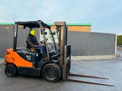 DOOSAN D30S-5 FORKLIFT*YEAR 2011*C/W PALLET TINES*VIDEO*