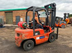 NISSAN PJ02A25 FORKLIFT*C/W PALLET TINES*VIDEO*
