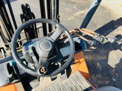 TOYOTA 42-7FGF25 CONTAINER SPEC FORKLIFT*C/W PALLET TINES*VIDEO*