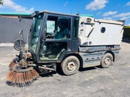 SCHMIDT COMPACT 200 COMPACT SWEEPER*YEAR 2011*VIDEO*