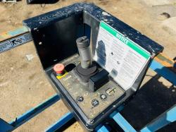 GENIE GS-3384 4X4 SCISSOR LIFT*YEAR 2010*C/W SUPPORT LEGS*VIDEO*