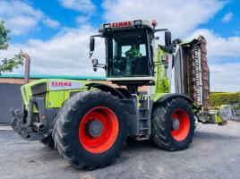 CLAAS XERION 3300 TRACTOR*C/W DEMOUNTABLE CLAAS 3300 TRIPLE MOWERS*VIDEO*