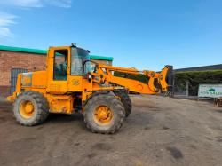 JCB 412S FARM MASTER FRONT LOADER*C/W BUCKET AND TINES*VIDEO*