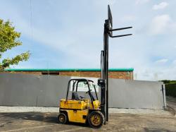 CATERPILLAR V40D FORKLIFT*C/W PALLET TINES*VIDEO*