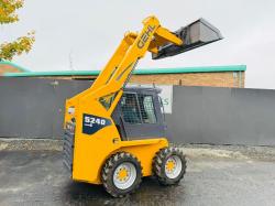 GEHL 5240 SKIDSTEER*2298 HOURS*C/W CAB DOOR*YEAR 2013*VIDEO*