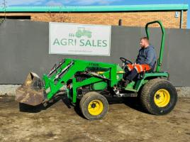 JOHN DEERE 955 4WD COMPACT TRACTOR*C/W FRONT LOADER*VIDEO*