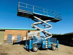 GENIE GS-3384 4X4 SCISSOR LIFT*YEAR 2010*C/W SUPPORT LEGS*VIDEO*