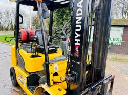 HYUNDAI 25L-7A FORKLIFT *YEAR 2016* C/W PALLET TINES *VIDEO*