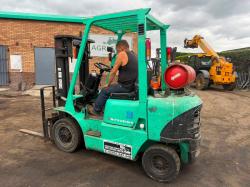 MITSUBISHI FG20K FORKLIFT*C/W PALLET TINES*VIDEO*