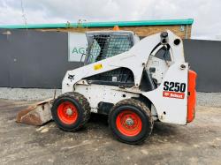 BOBCAT S250 HI-LIFT SKIDSTEER*C/W BUCKET*VIDEO*