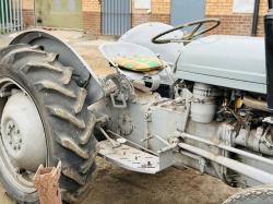 GREY FERGUSON 2WD TRACTOR*C/W ATTACHMENTS*VIDEO*
