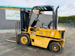 CATERPILLAR V40D FORKLIFT*C/W PALLET TINES*VIDEO*